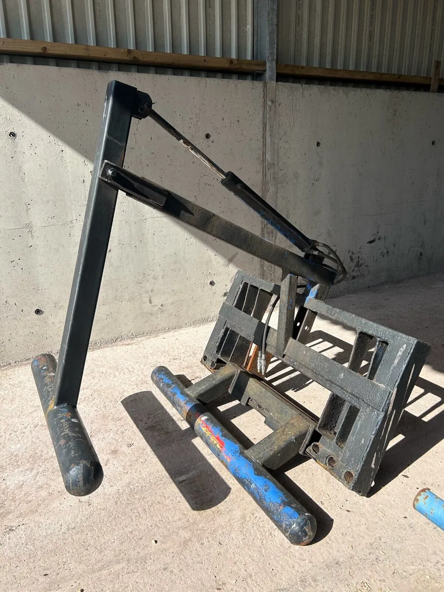 Bale Handler - Image 1