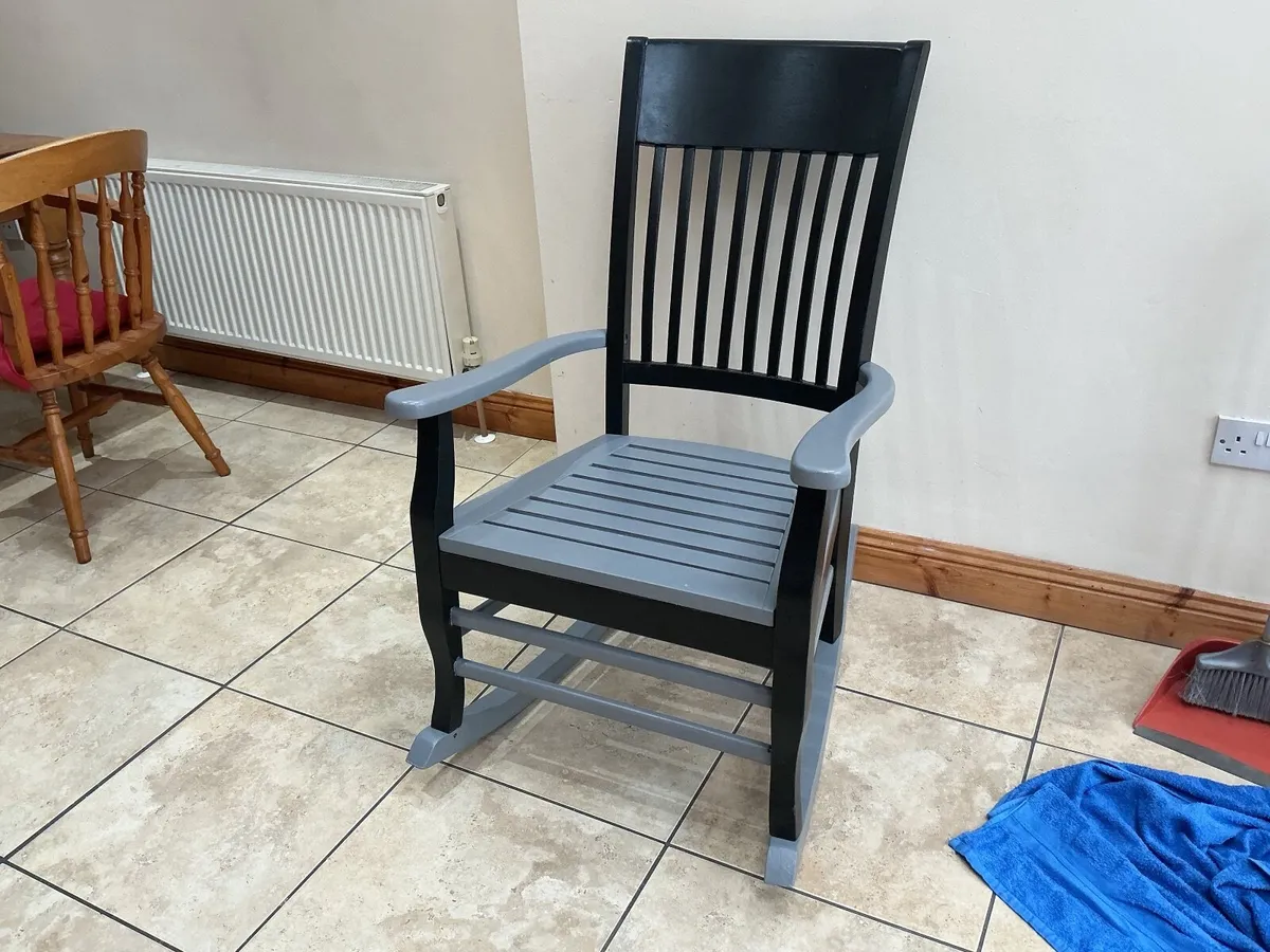 Rocking chair - Image 1