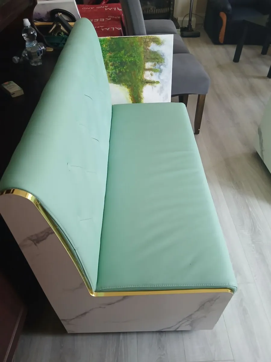 Bench and table - Image 1
