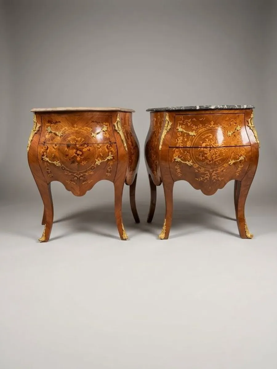 Pair of Mahogany and Kingwood Veneer Marble Top Bombe Bedside Lockers / Nightstands - Image 1