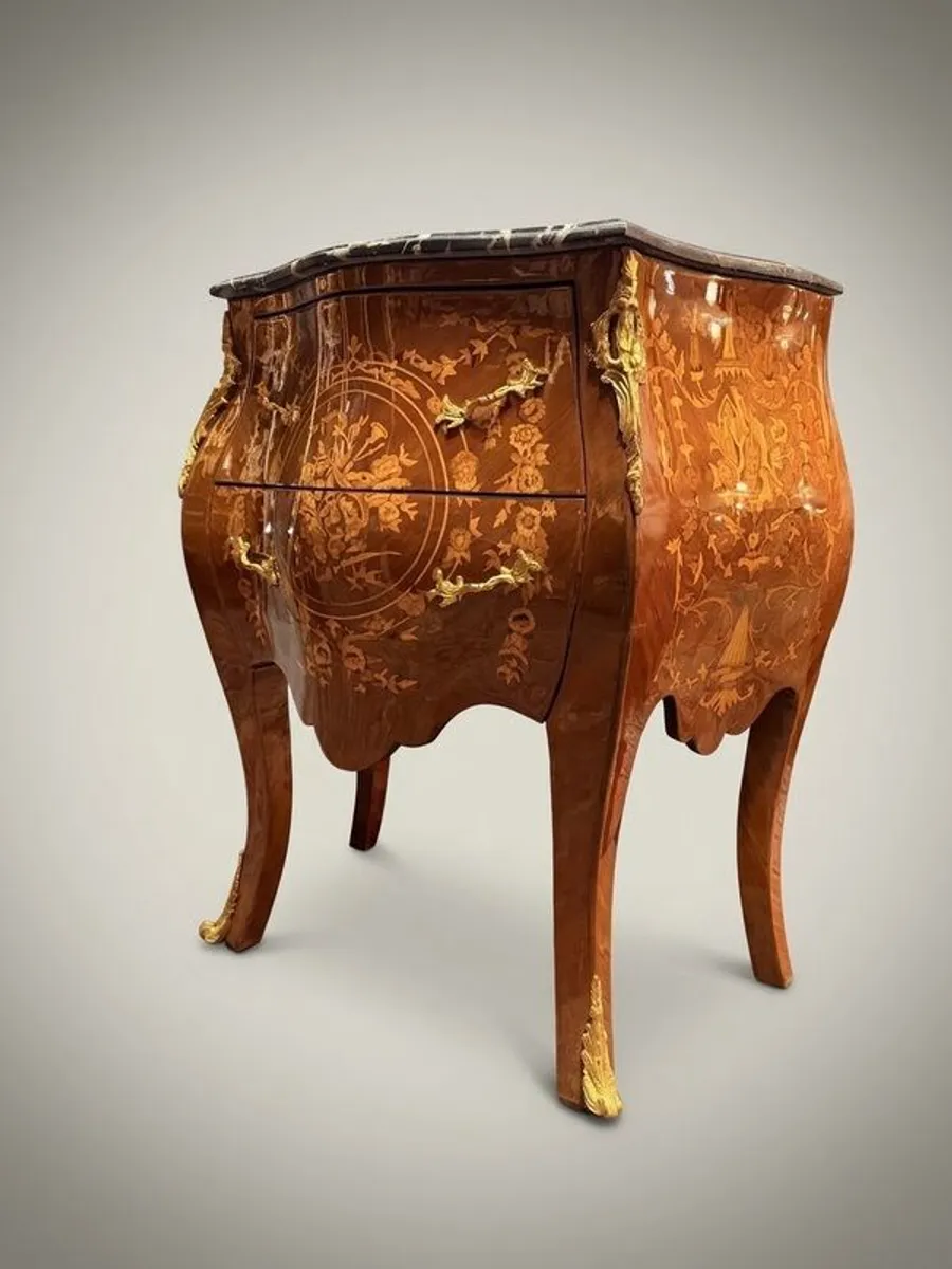 Pair of Mahogany and Kingwood Veneer Marble Top Bombe Bedside Lockers / Nightstands - Image 3