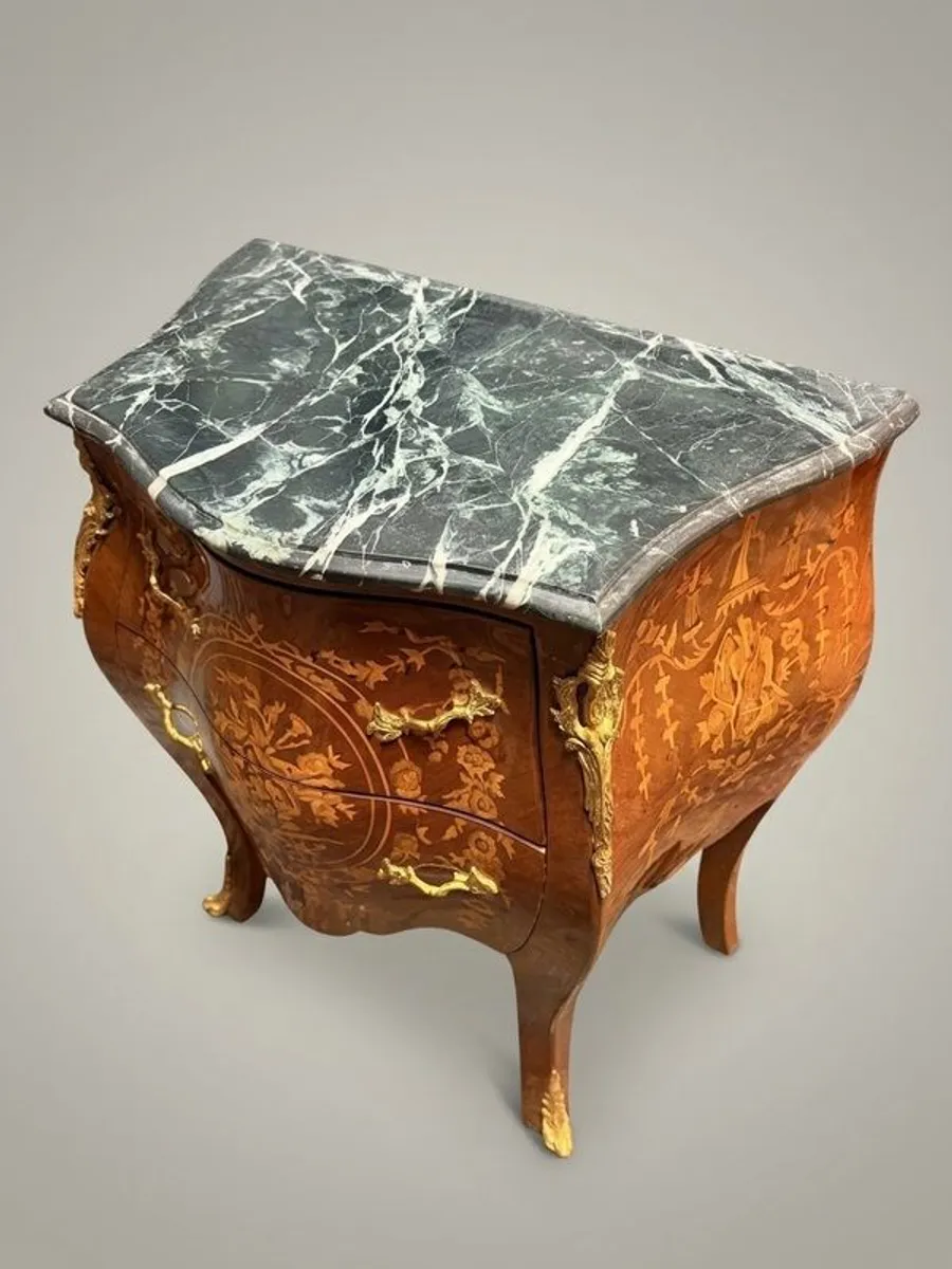 Pair of Mahogany and Kingwood Veneer Marble Top Bombe Bedside Lockers / Nightstands - Image 4