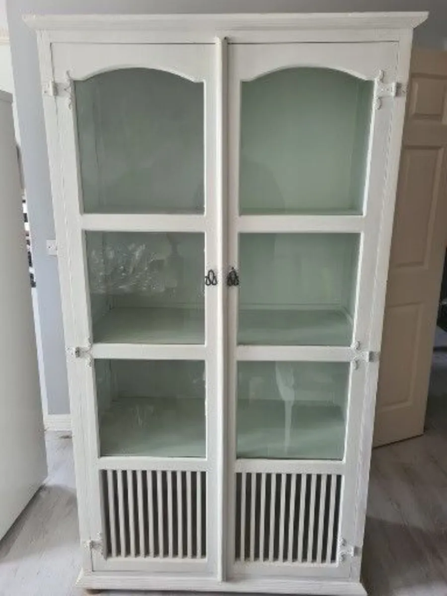 Glassware and delph display unit up cycled solid w - Image 1