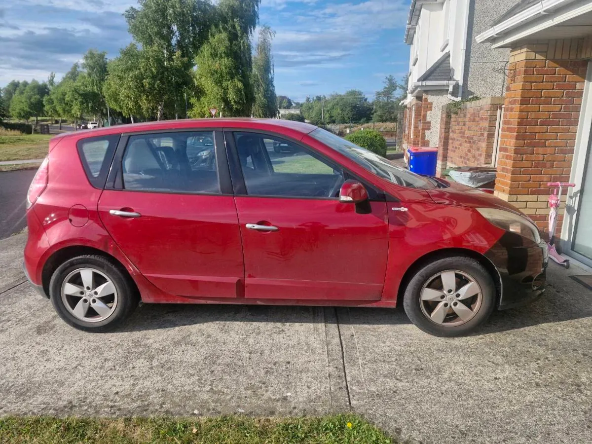 2010 Renault Scenic 1.5 dCi manual - Image 1