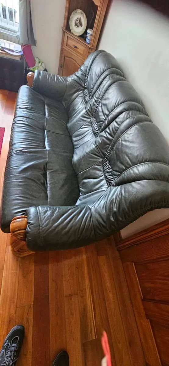 Leather  sofa and chairs - Image 2