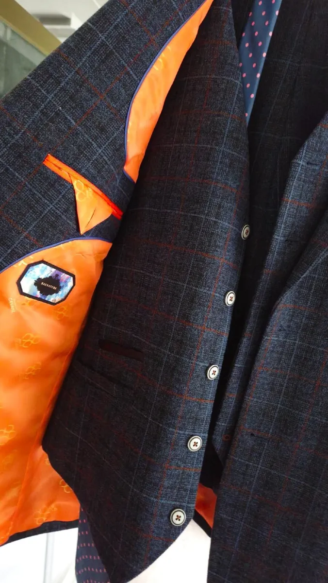 Mens Suit - Image 2