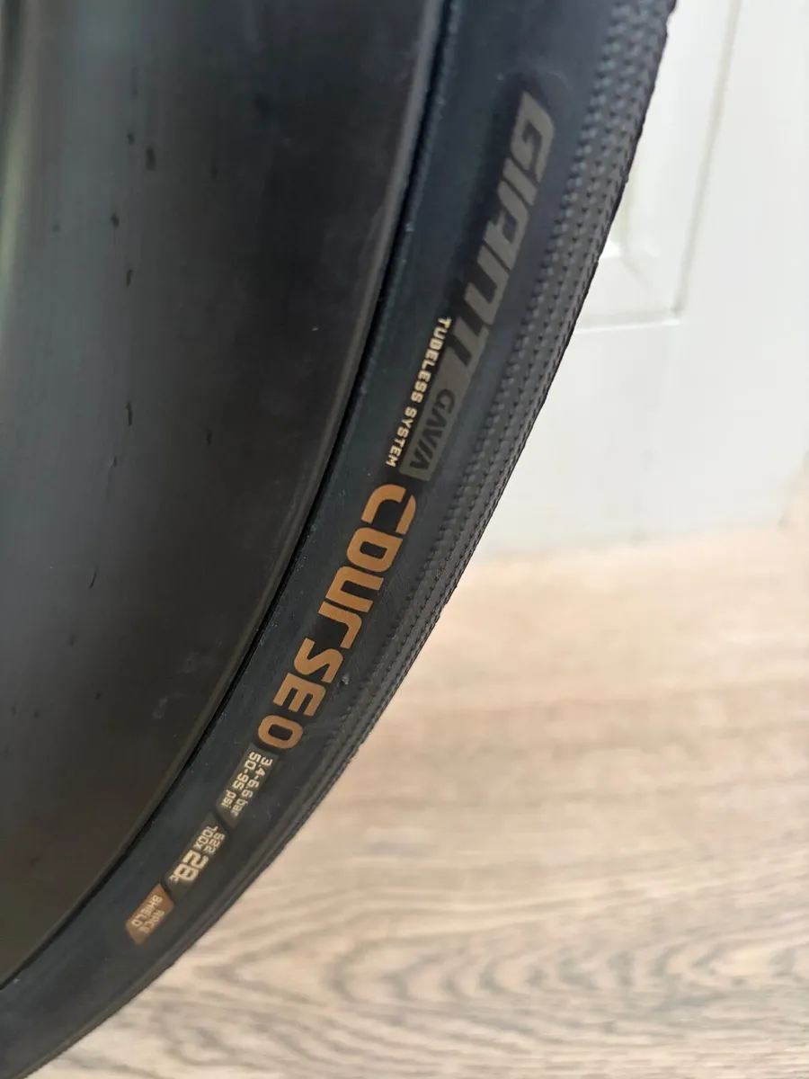 Carbon wheels - Giant SLR2 50mm - Image 1