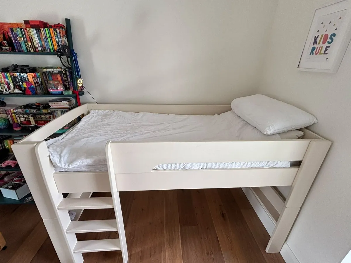 Single Cabin / Mid Sleeper Bed - Image 1