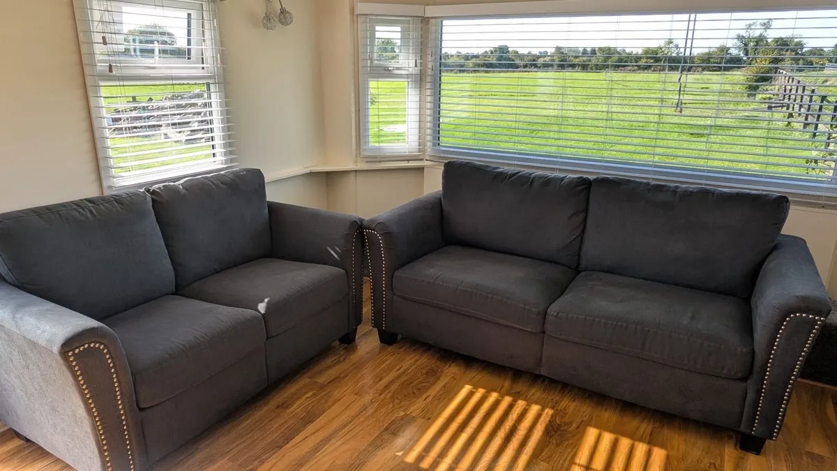 Like New 3-seater & 2-seater Sofa Set - Image 1