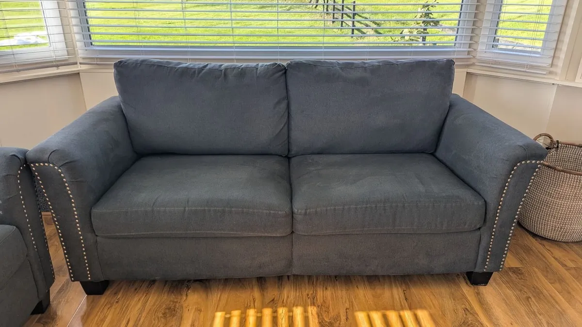 Like New 3-seater & 2-seater Sofa Set - Image 2