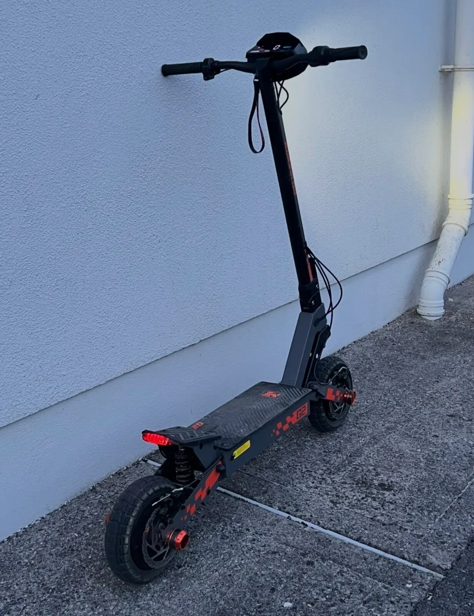 Kukirn g2 e scooter - Image 4