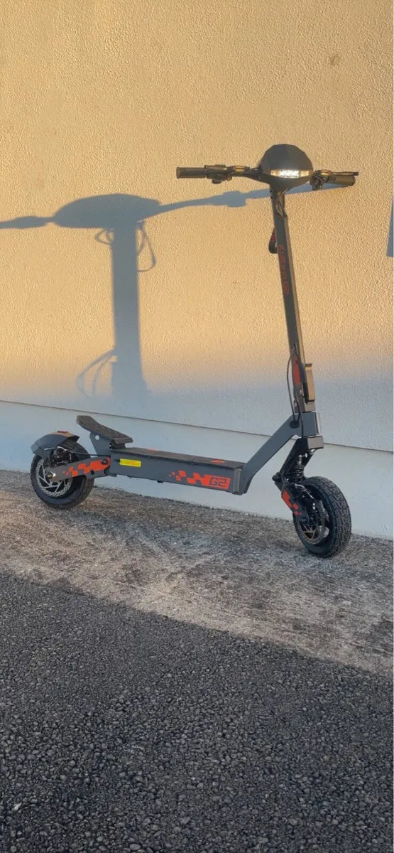 Kukirn g2 e scooter - Image 1