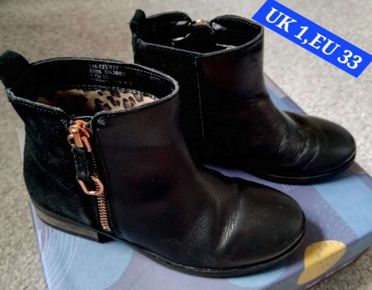 Boots/Twinkle Toes Bundle - Image 4