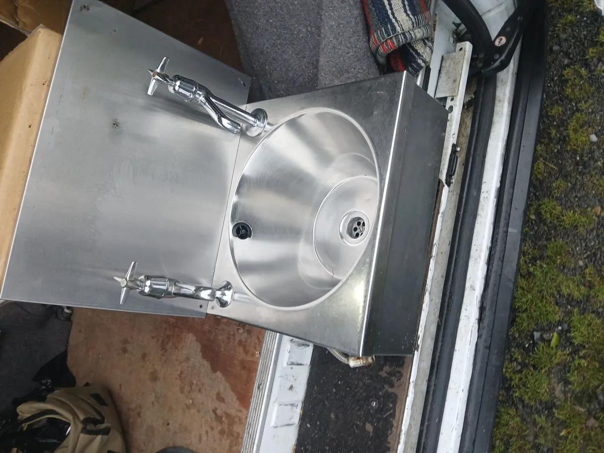 Staneless steel  personnel  sink  unit del - Image 3