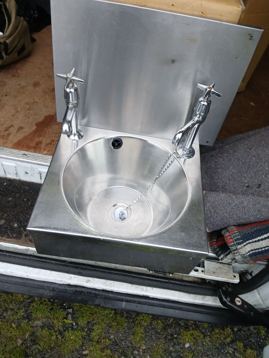Staneless steel  personnel  sink  unit del - Image 4