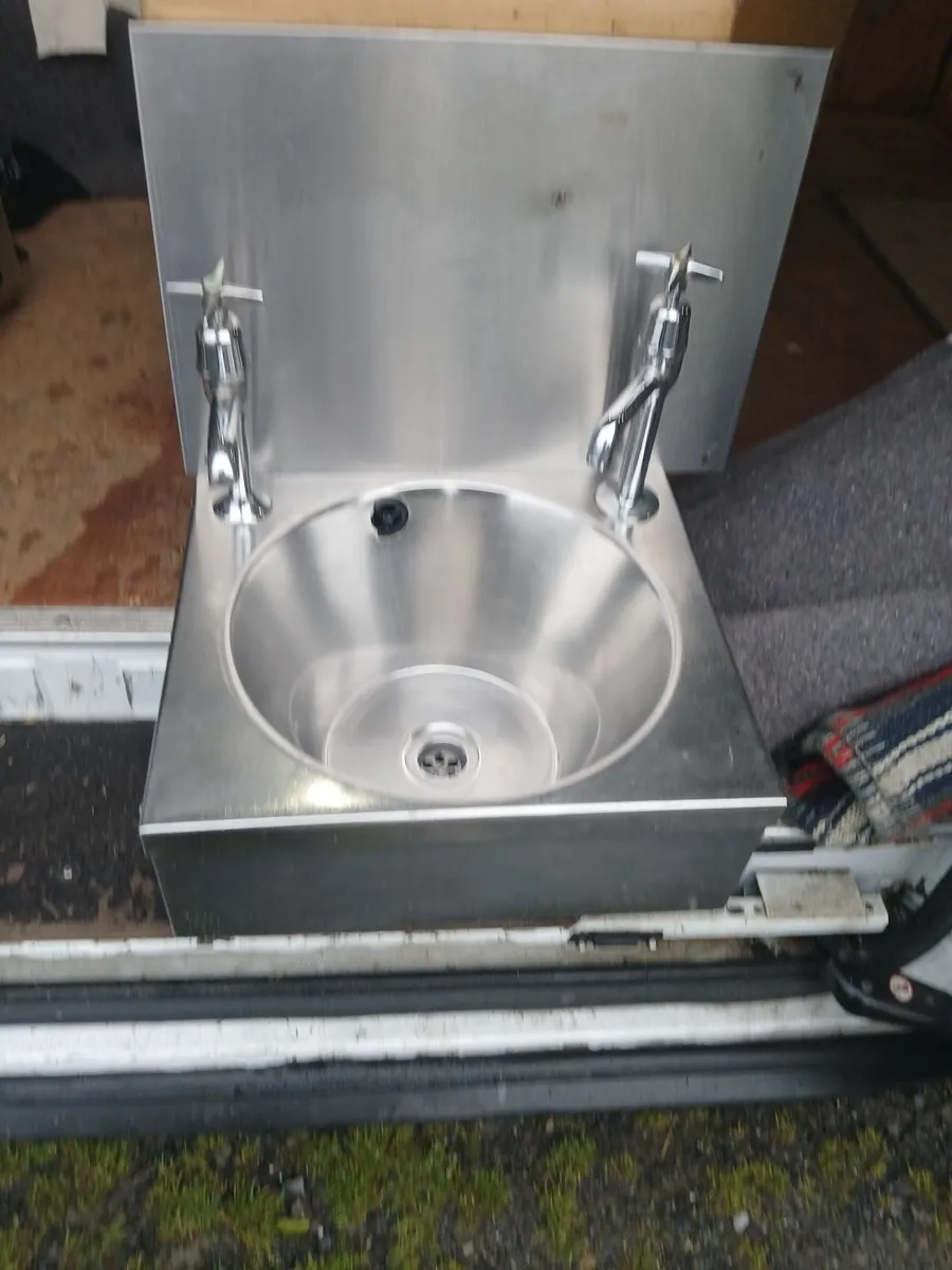 Staneless steel personnel sink unit  complete - Image 1