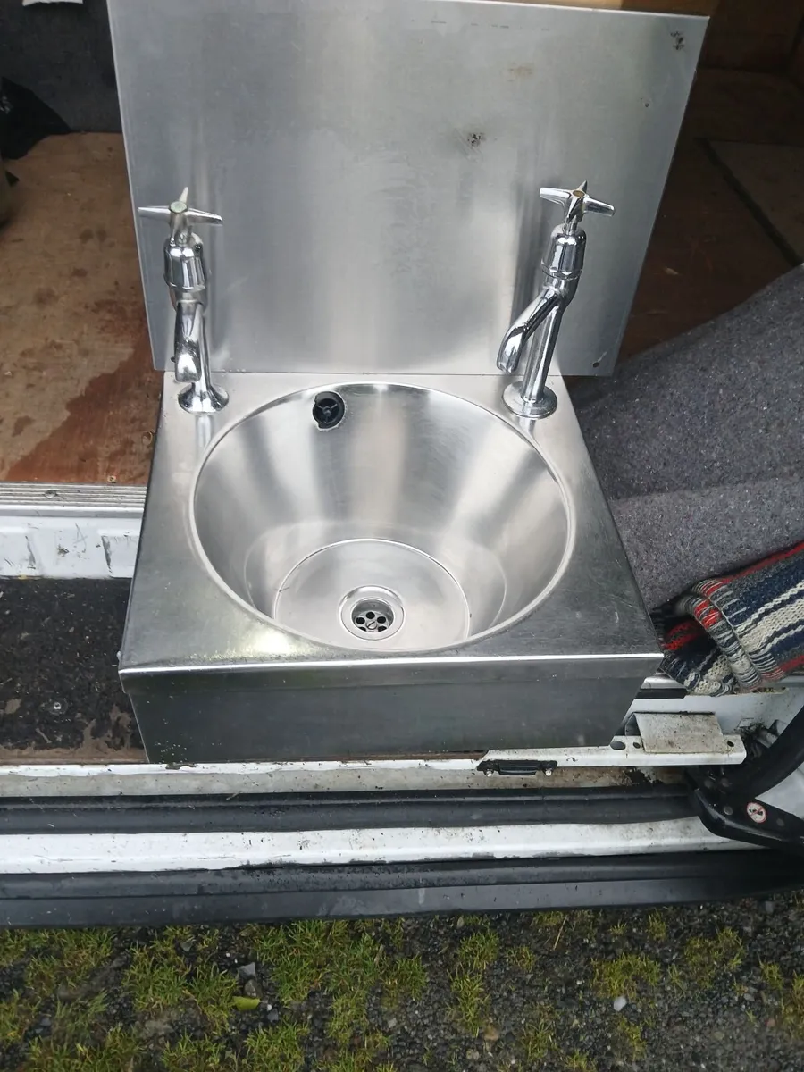Staneless steel personnel sink unit  complete - Image 3