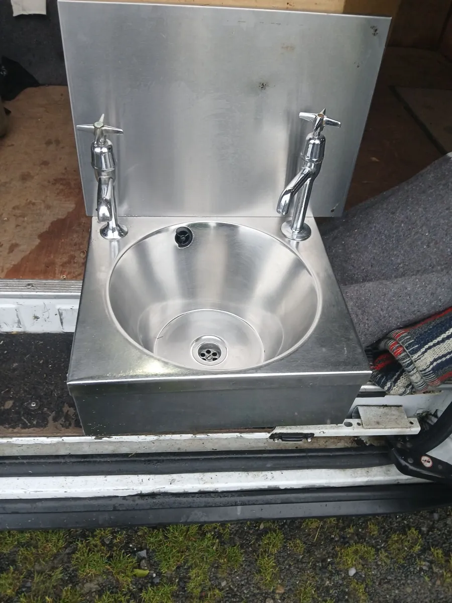 Staneless steel personnel sink unit  complete - Image 4