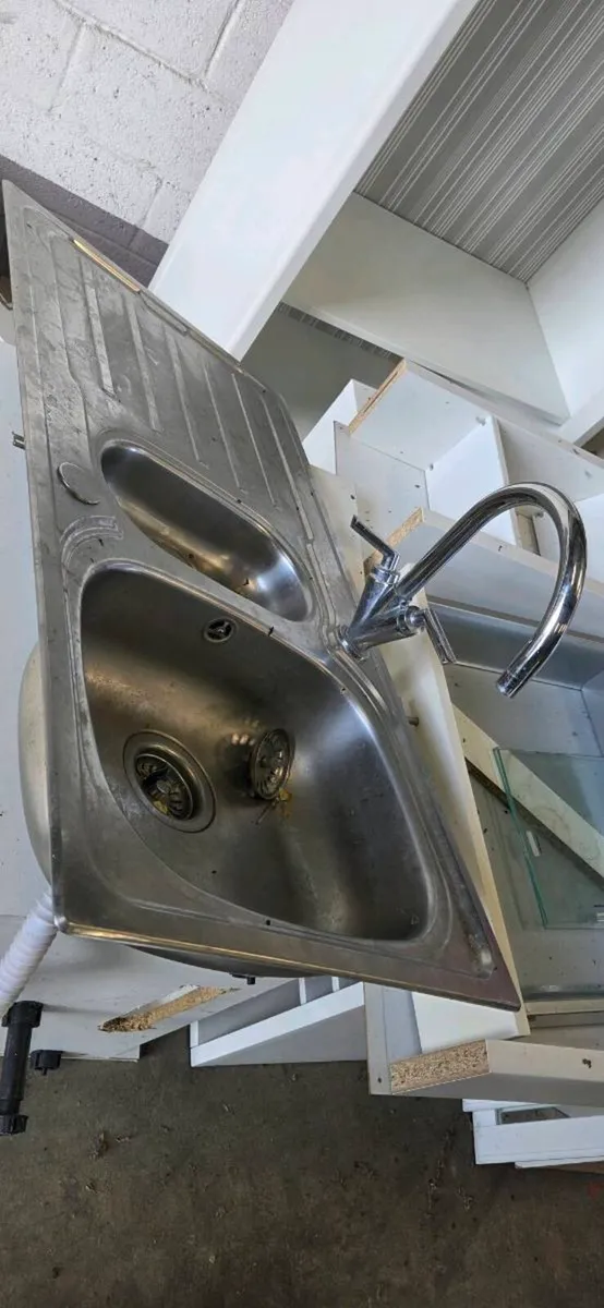 Kitchen sink