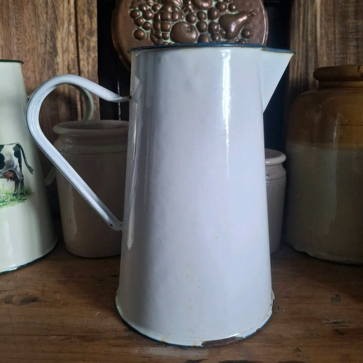Vintage Enamel Jug (2 Litre) - Image 1