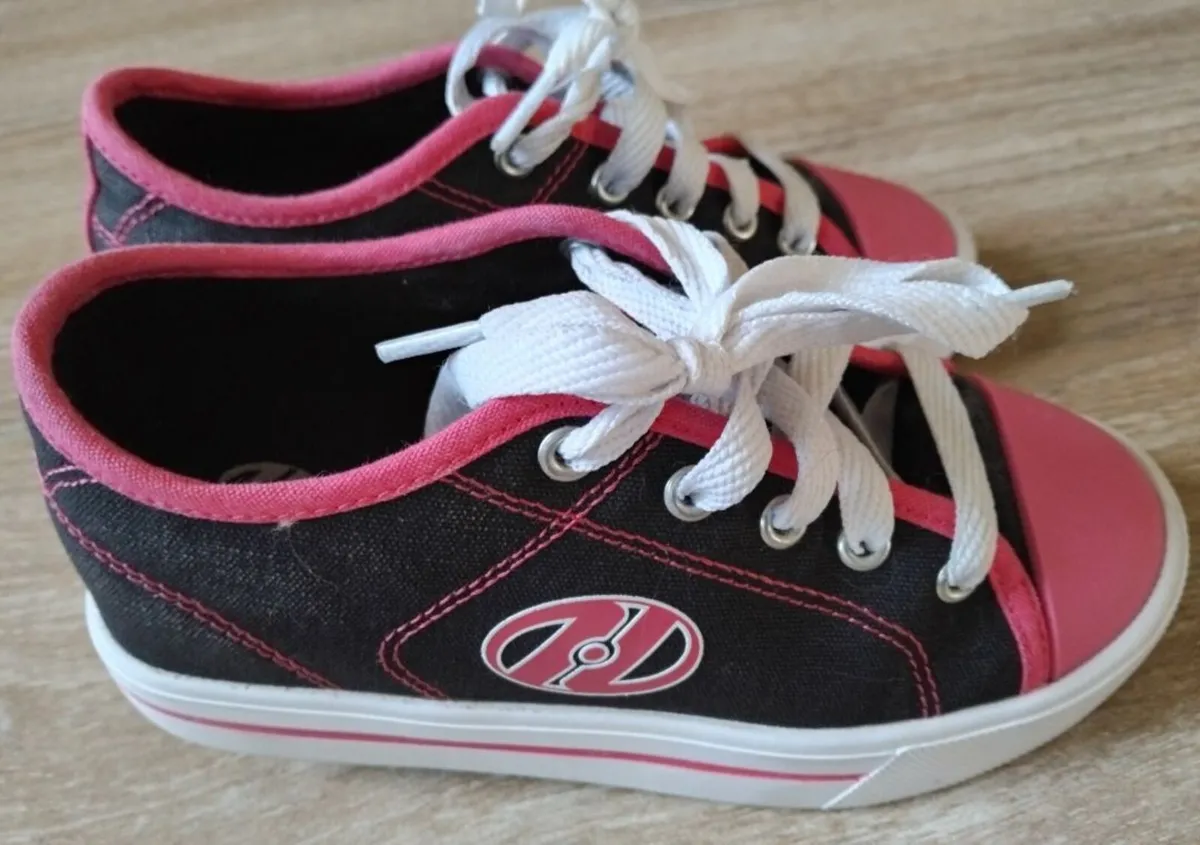 Pink & Black Heelys Skate Shoes, size C13 - Image 2