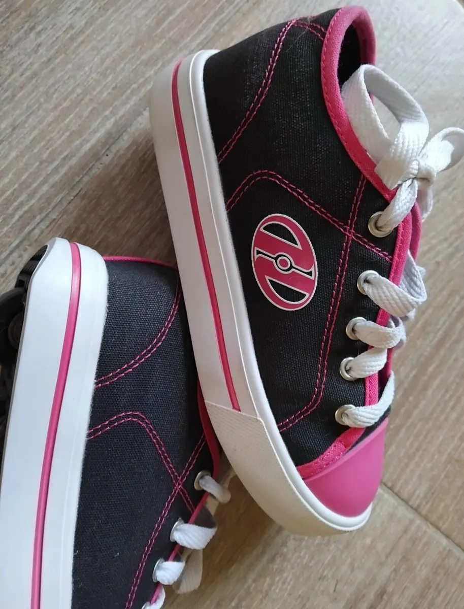 Pink & Black Heelys Skate Shoes, size C13 - Image 1