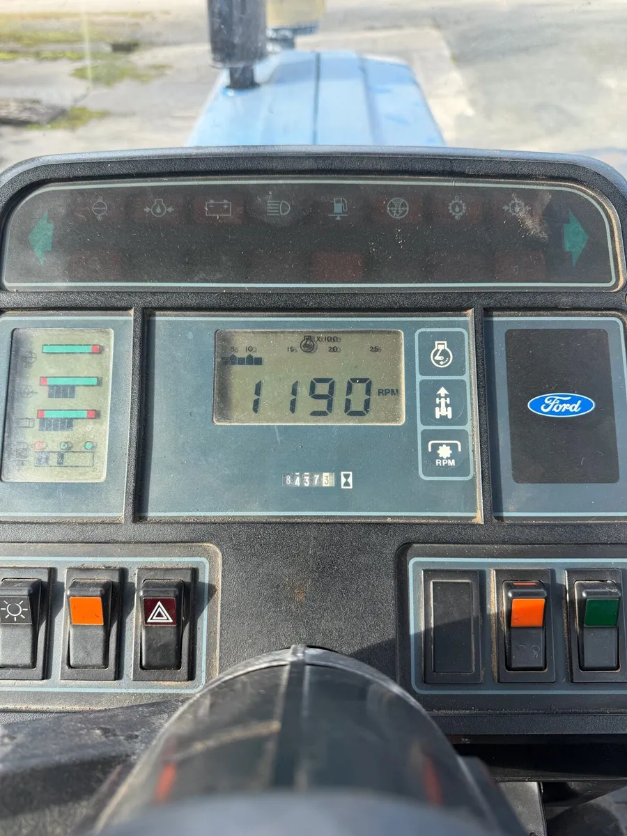 Ford 7810 series 11 - Image 3
