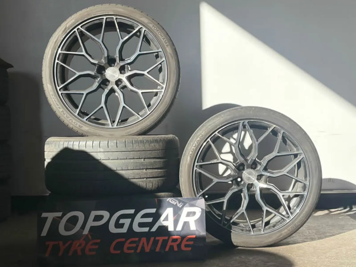 22" Riviera RF108 Wheels & Tyres For Porsche Macan - Image 1