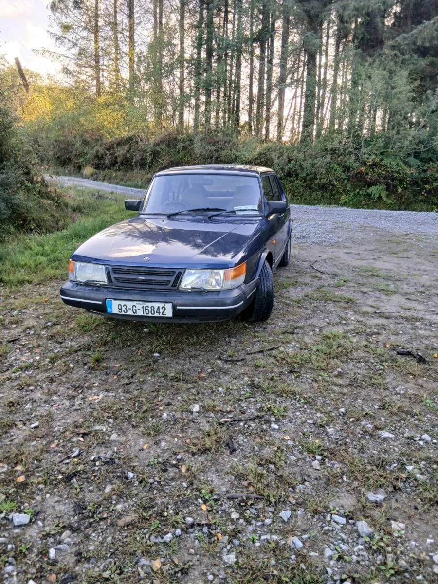 Saab 900 - Image 1
