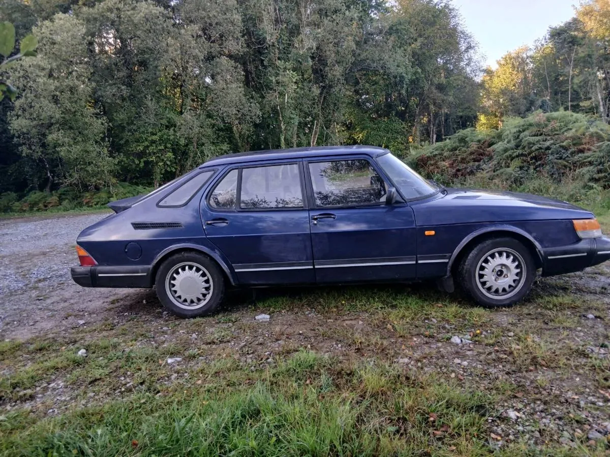 Saab 900 - Image 4