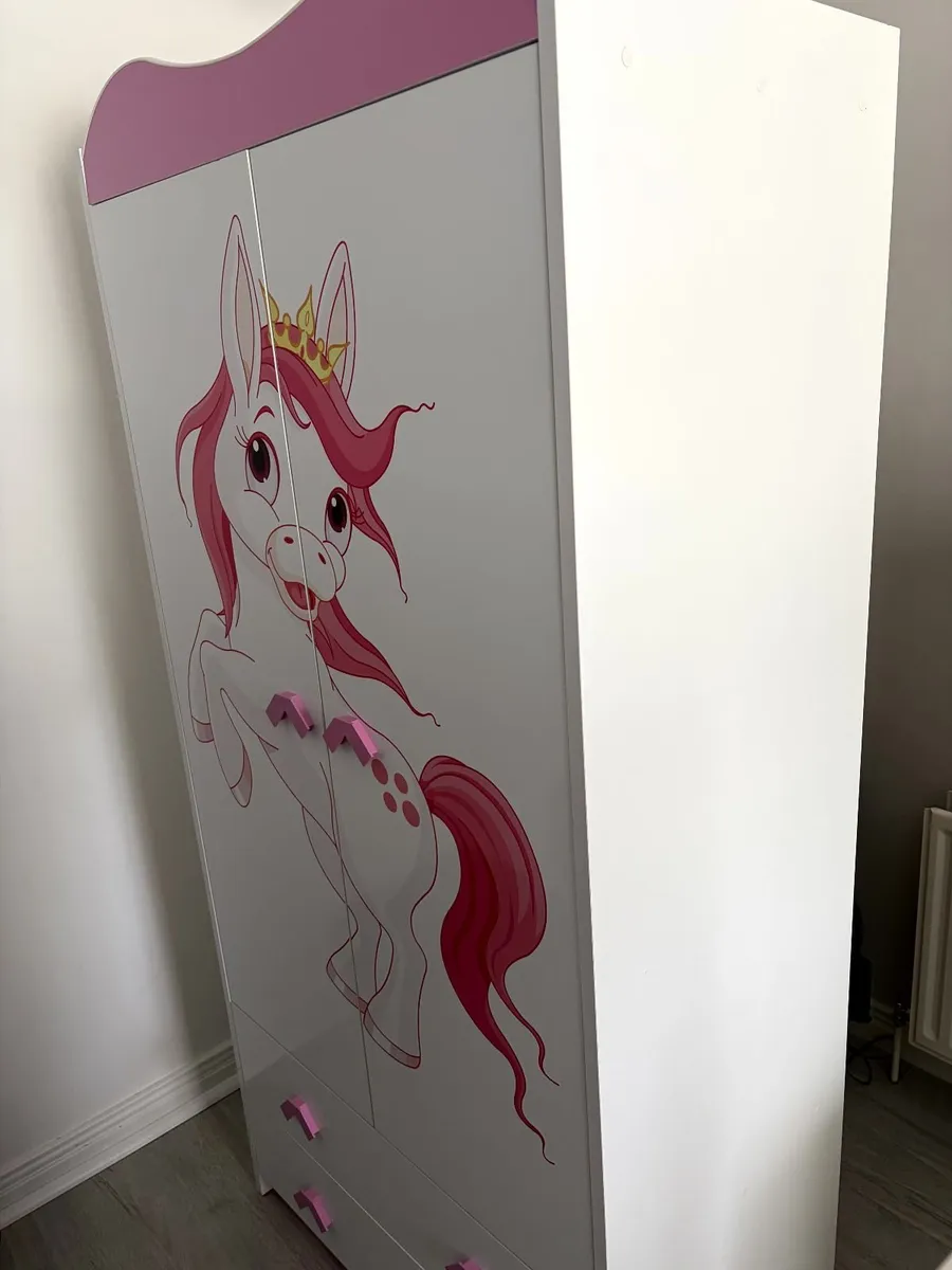 wardrobe - Image 3