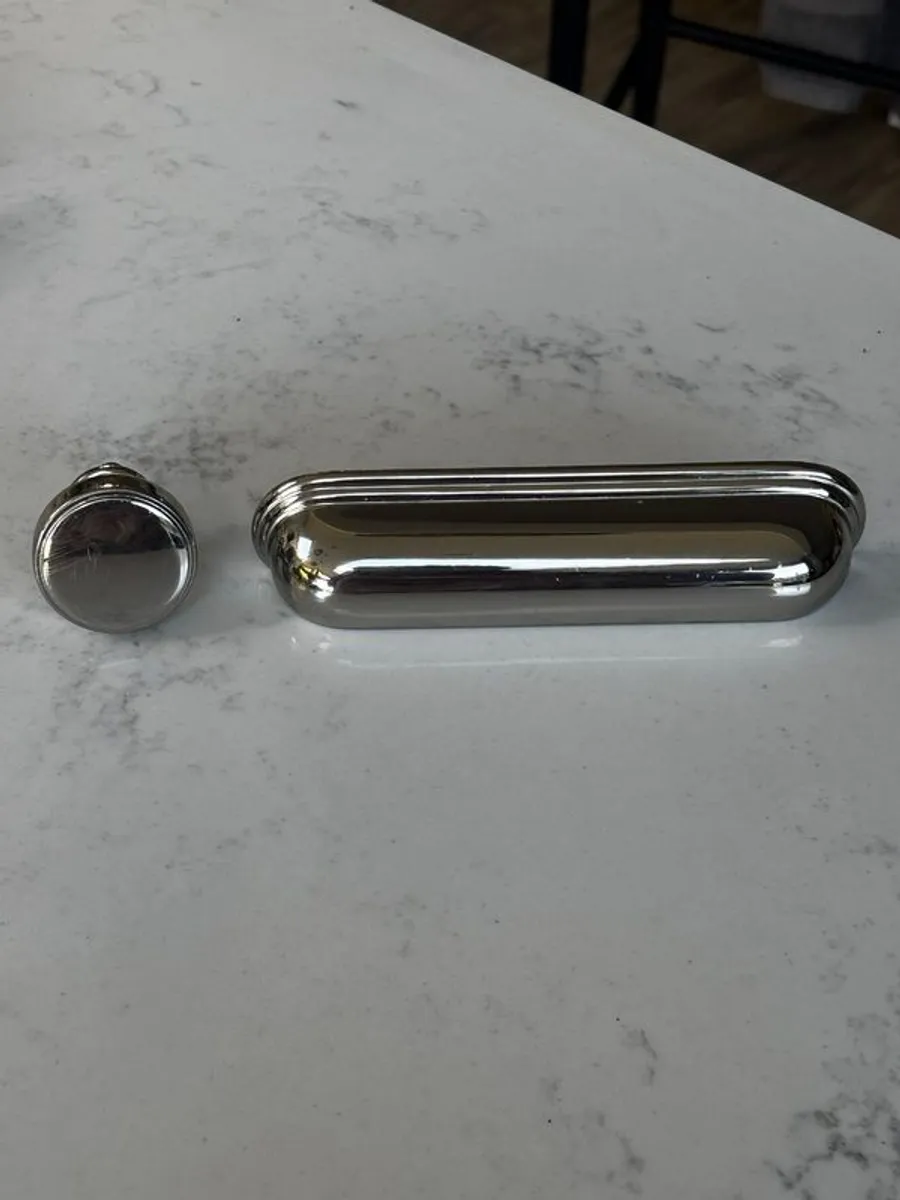 Kitchen handles and knobs - Image 1