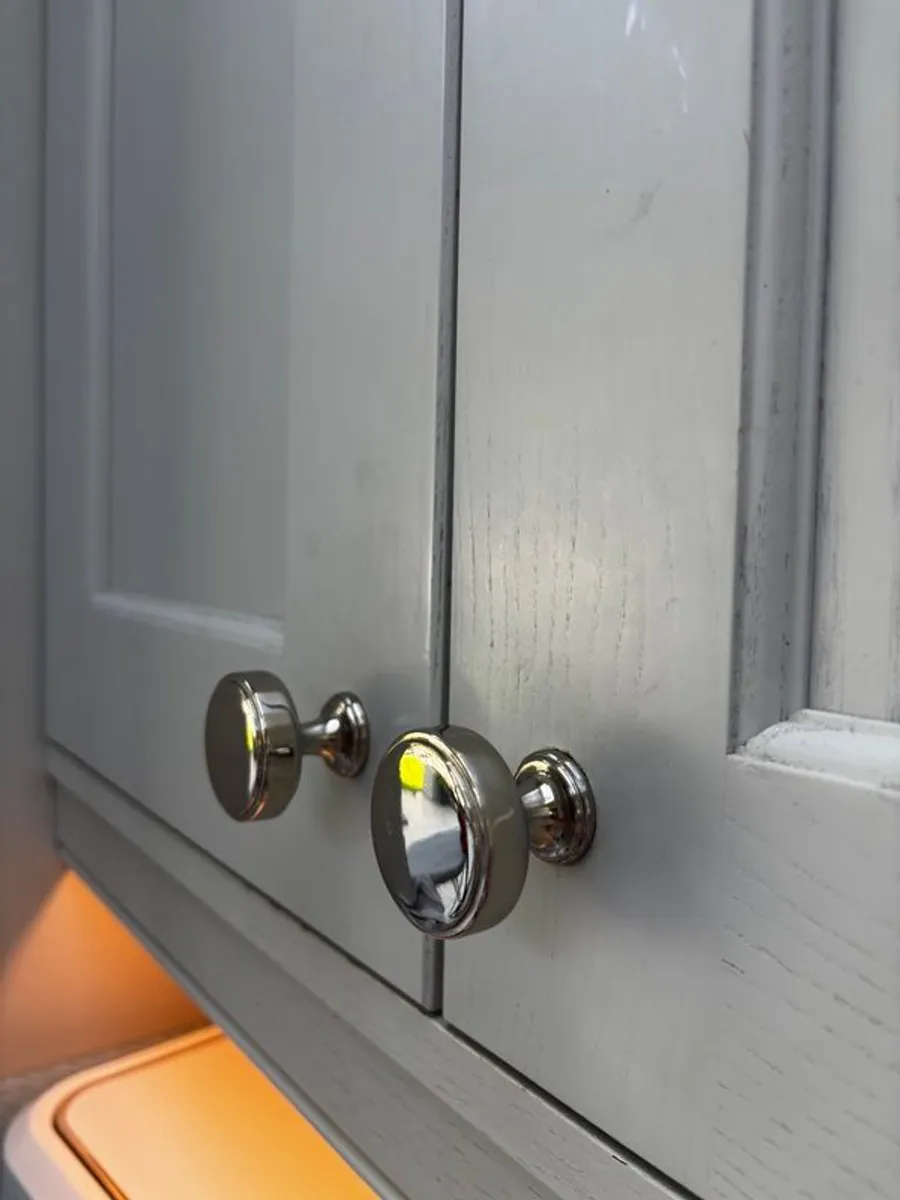 Kitchen handles and knobs - Image 2