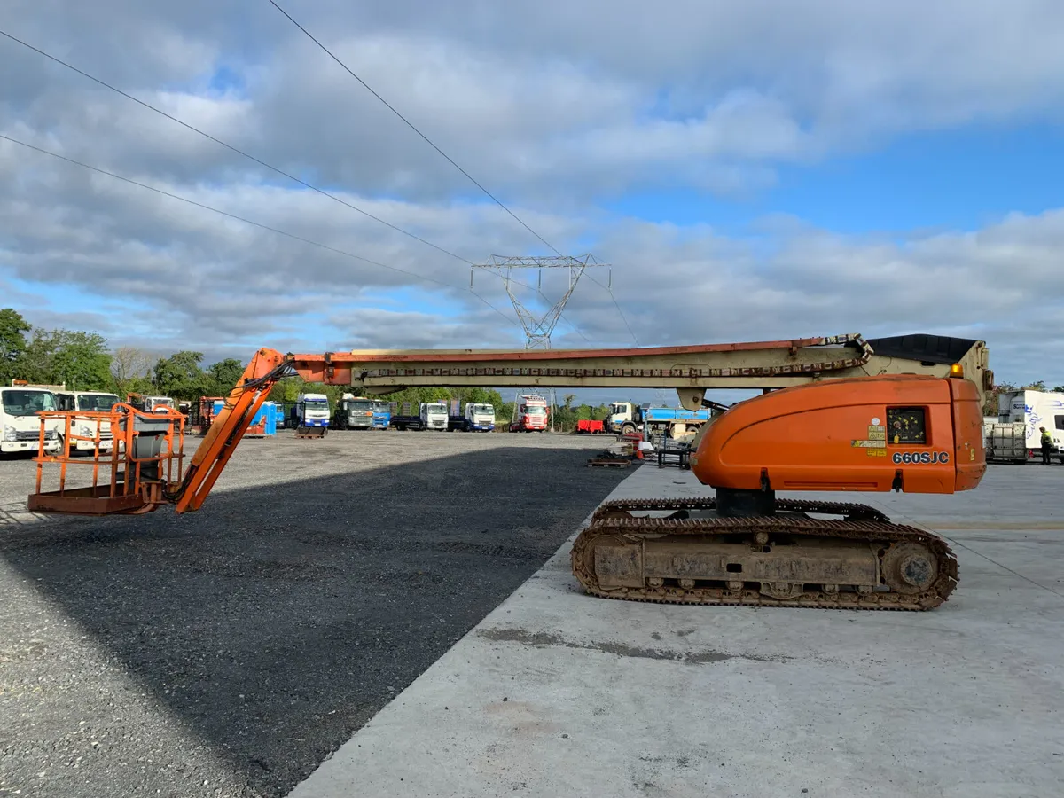 JLG 660S TRACKED DIESEL BOOM LIFT FOR AUCTION - Image 2