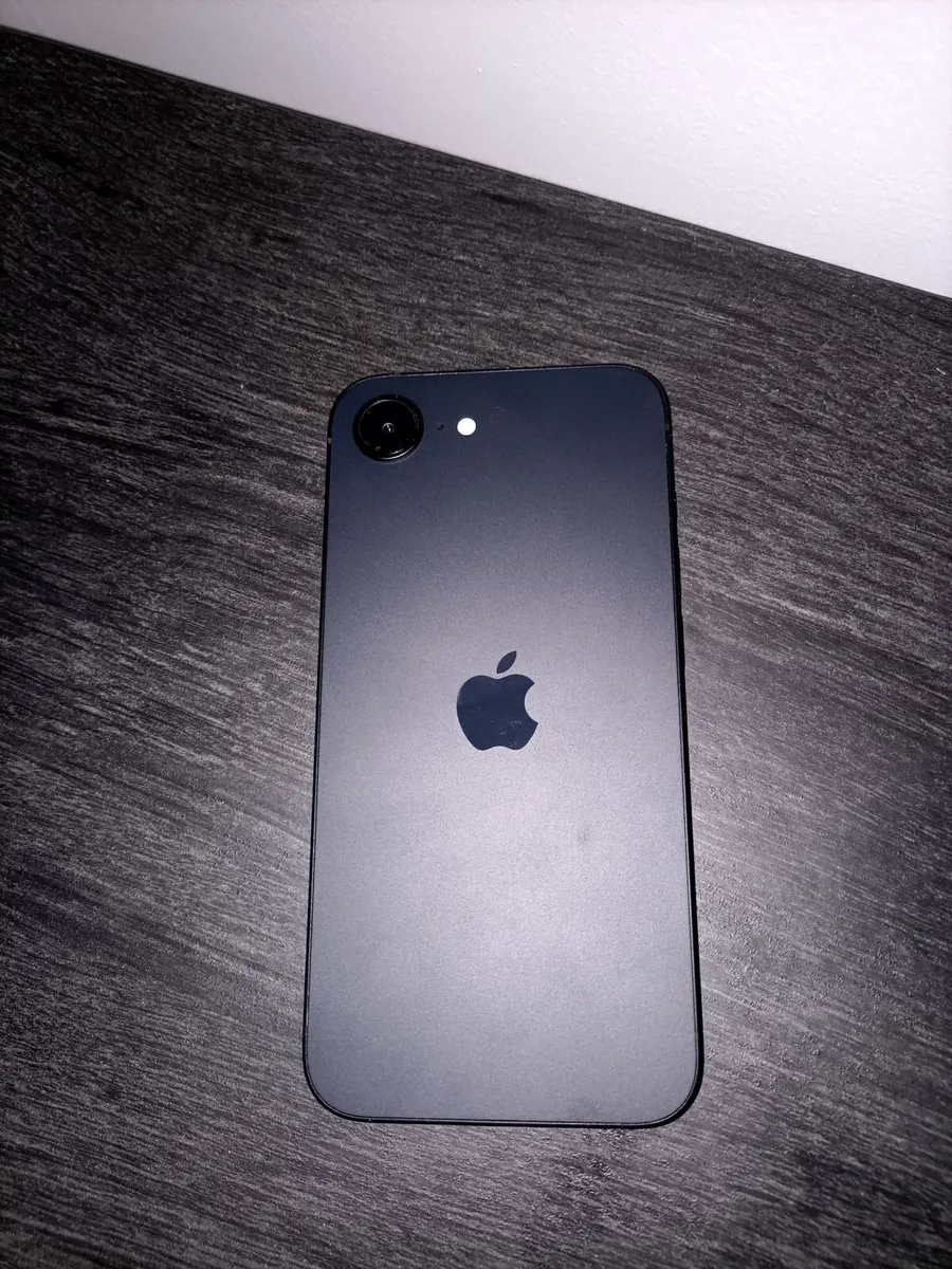 Iphone 16e - Image 4