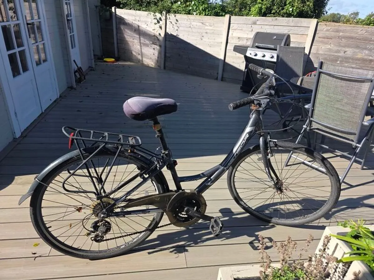 ladies bicycle - Image 3