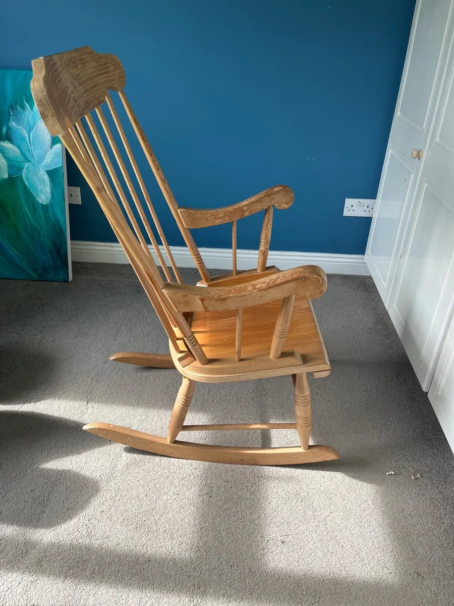 Chair (rocking) - Image 1