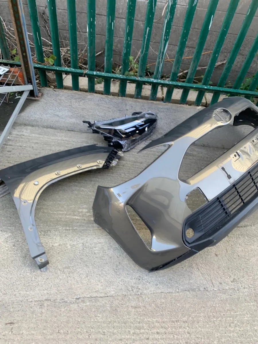 Car parts - Image 1