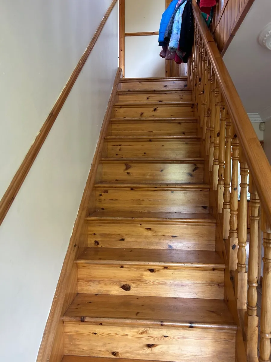 4 bedroom dormer bungalow on beautiful site. - Image 2