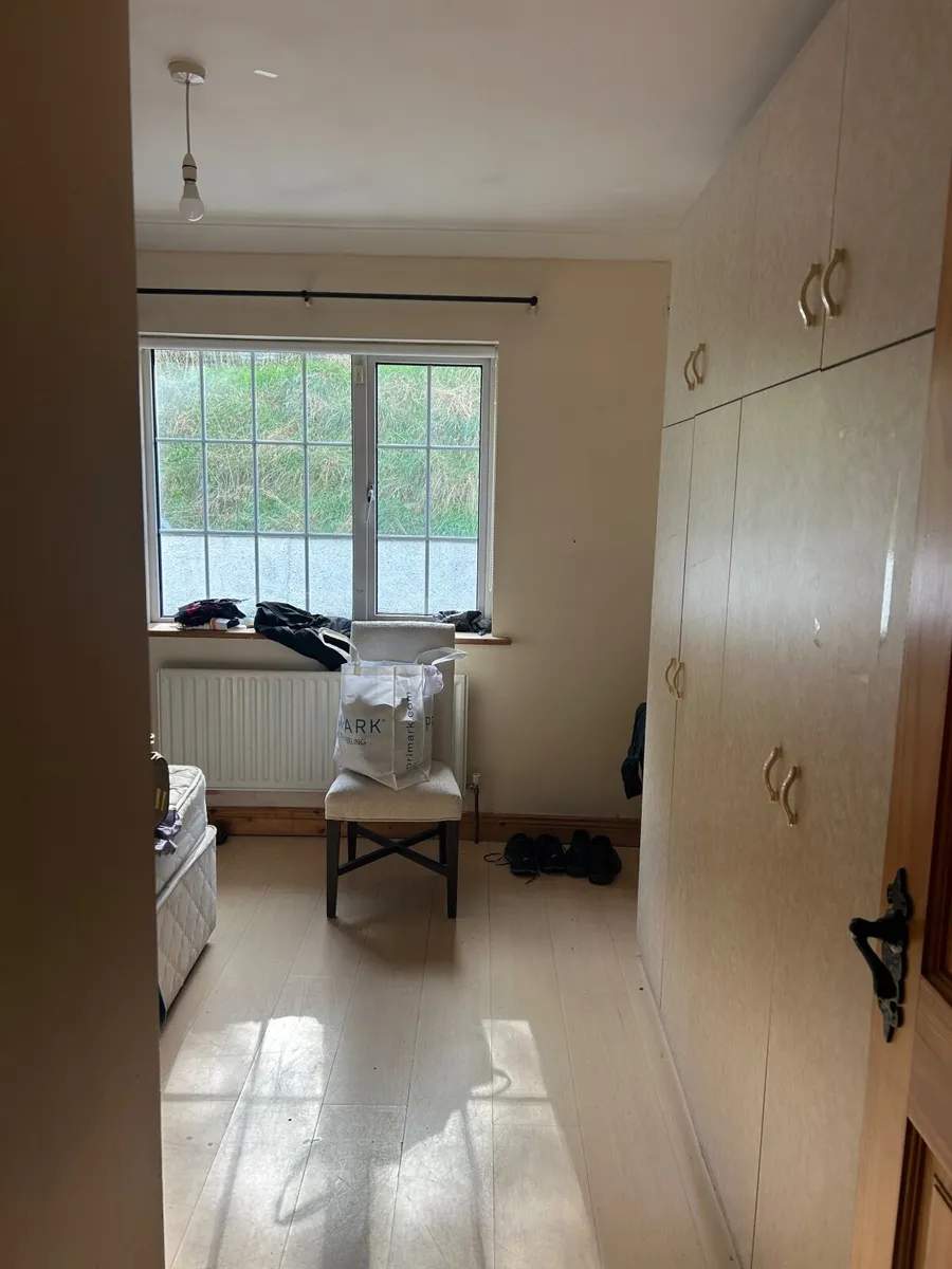 4 bedroom dormer bungalow on beautiful site. - Image 3