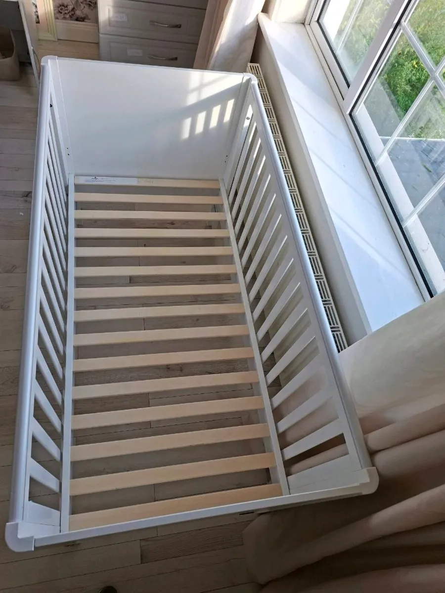 Cot - Image 1