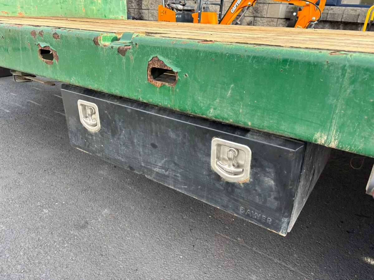 For Sale: Bailey Low Loader Flat Bed Trailer - Image 4