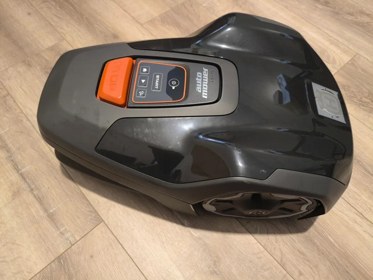 Husqvarna Aspira R4 Auto Mower - Image 1