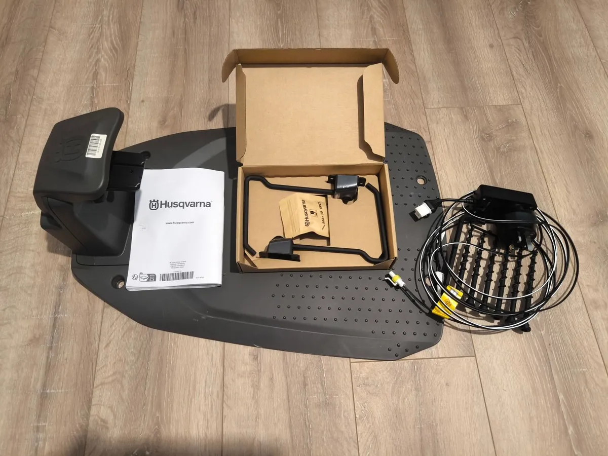 Husqvarna Aspira R4 Auto Mower - Image 3