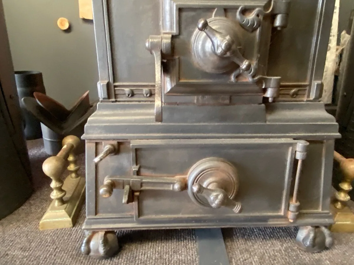 Antique stove - Image 3