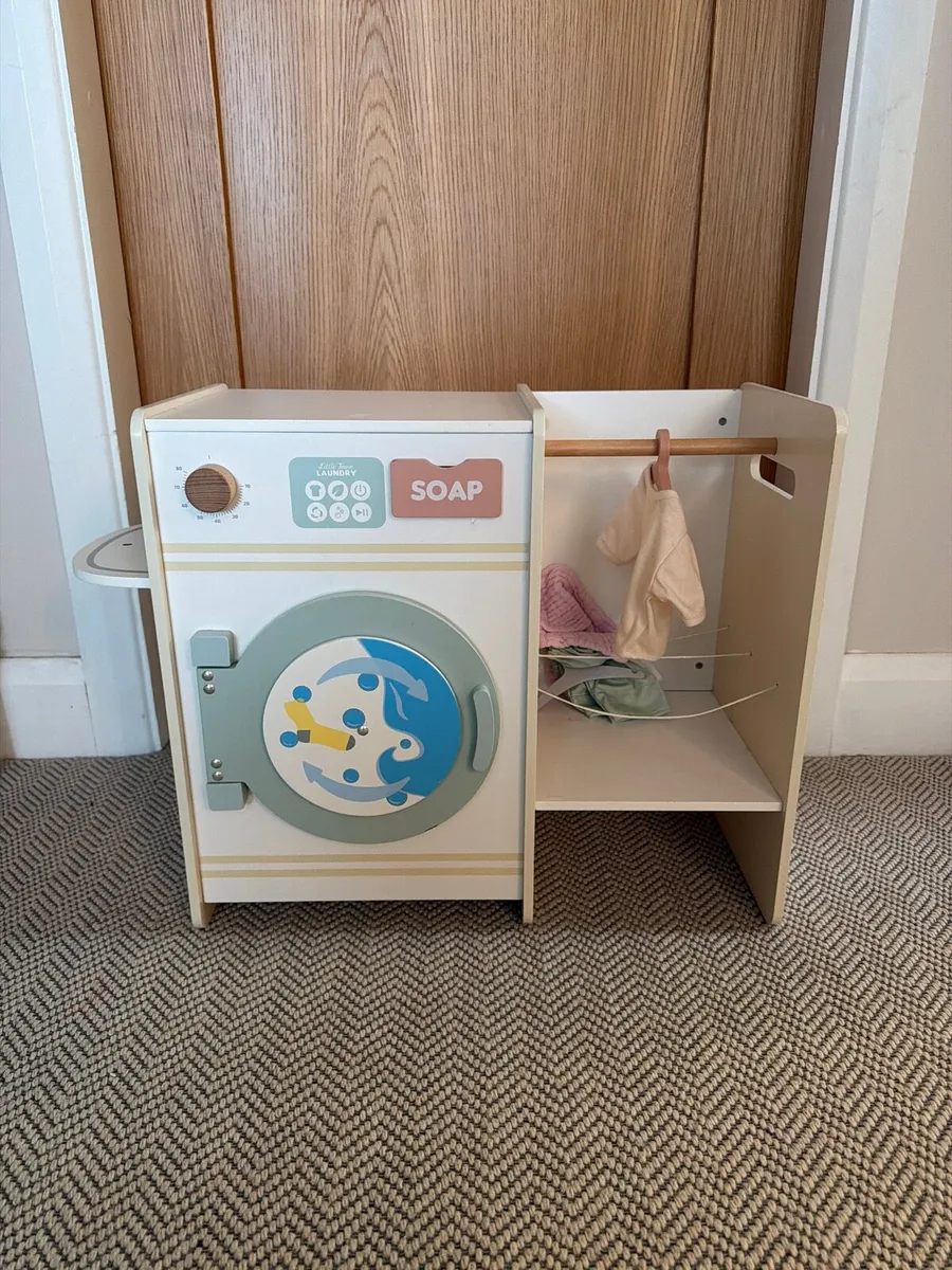 Kids wooden toy washing machine - Image 1