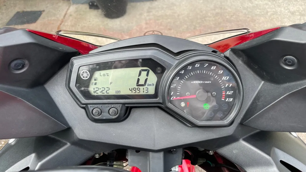 YAMAHA XJ6 Diversion 2010 - Image 2
