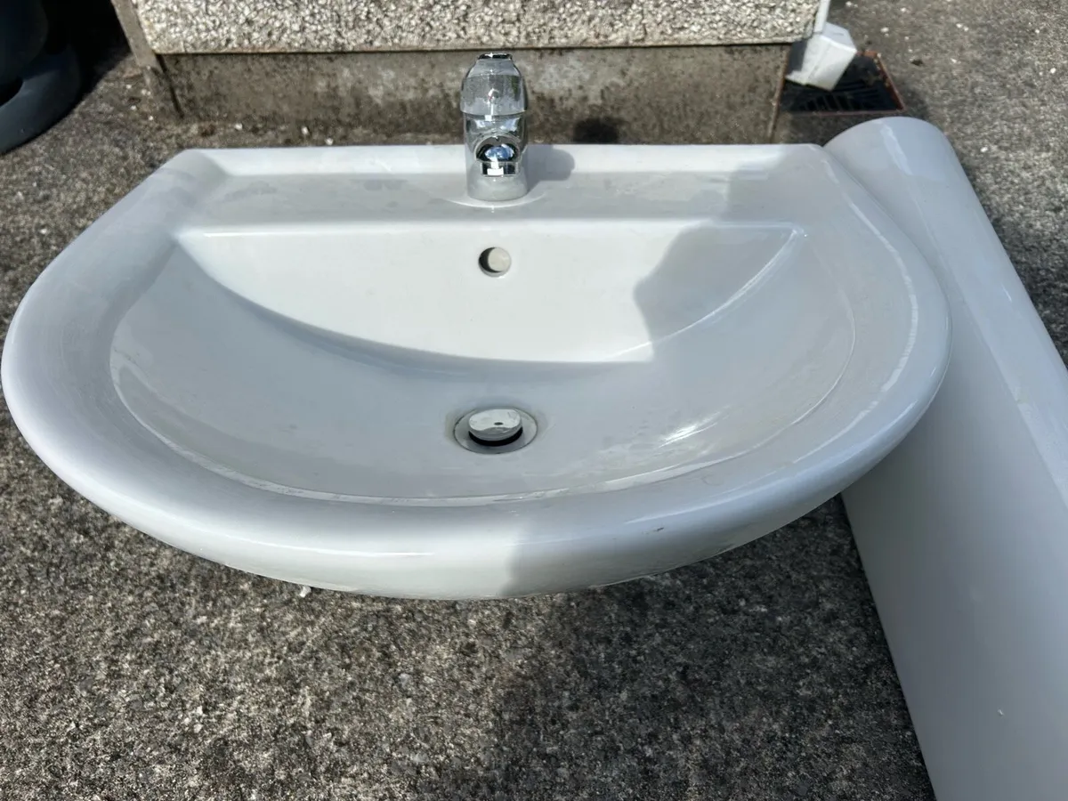 Toilet and sink - Image 2