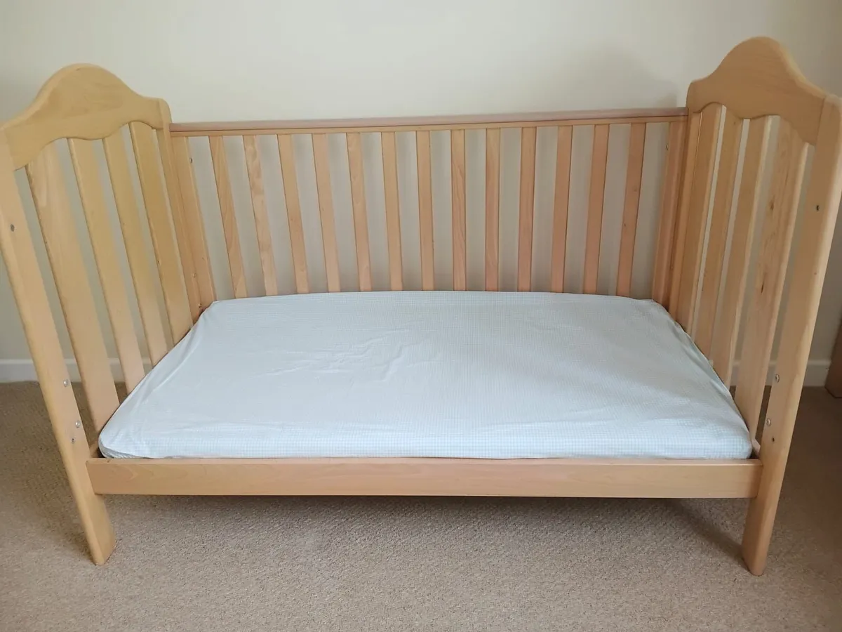 Cot bed - Image 2