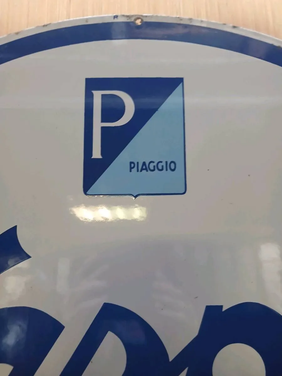 Original vespa dealer enamel sign - Image 3